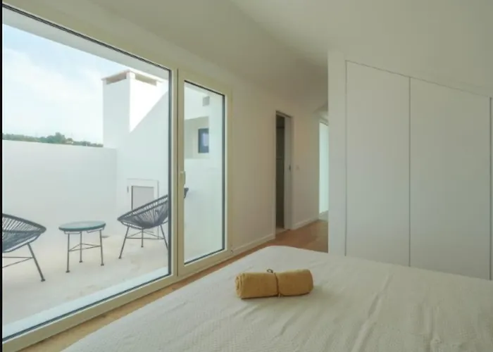 Emerald Lisbon * אוייראס